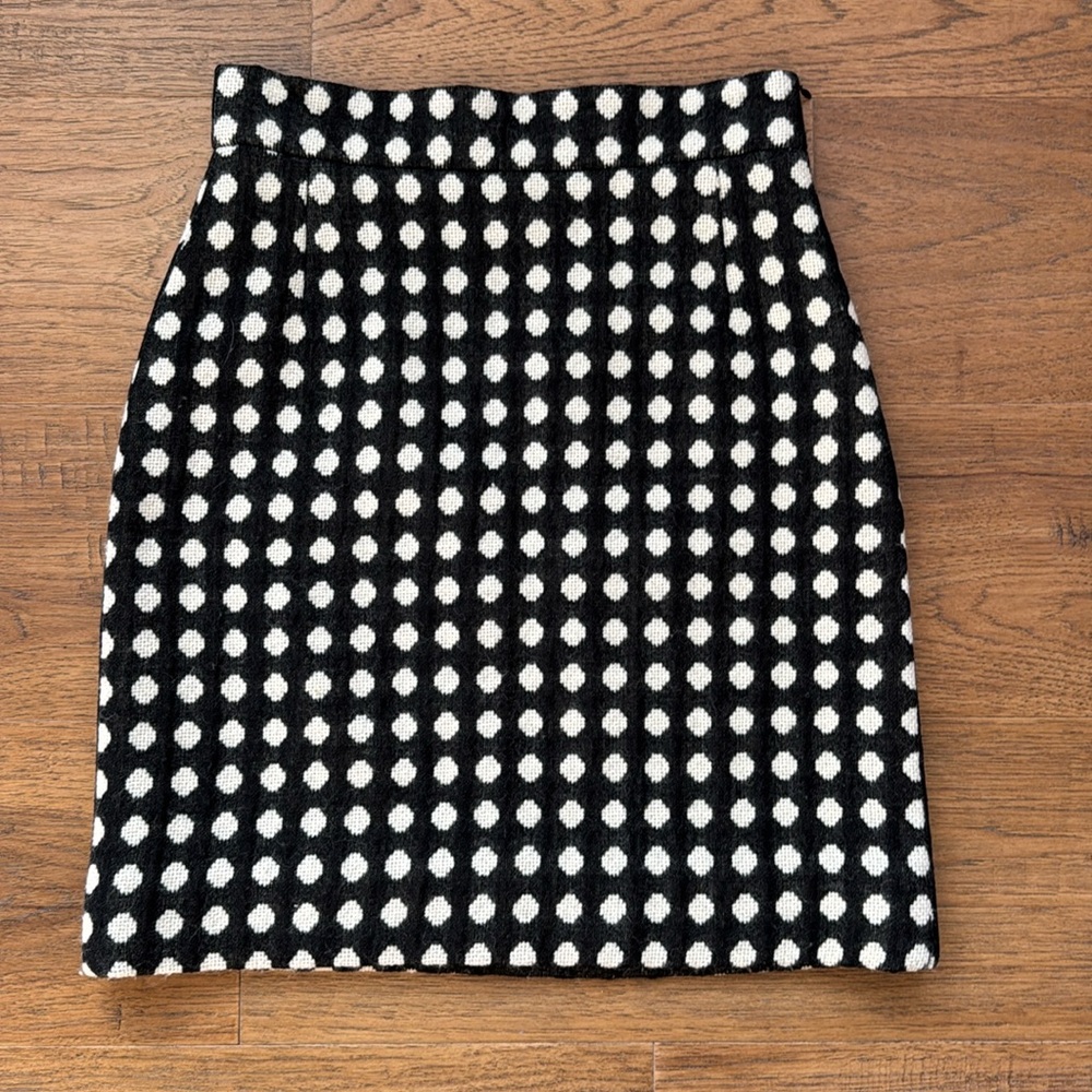 BEAUTIFUL AKRIS PUNTO SKIRT SIZE 6